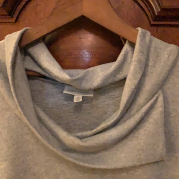 //GREY TUNIC TOP// - Picture 2 of 4